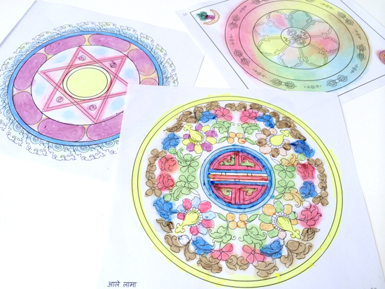 ܂񂾂A[g̓hG `COLORING MANDALAS from NEPAL`